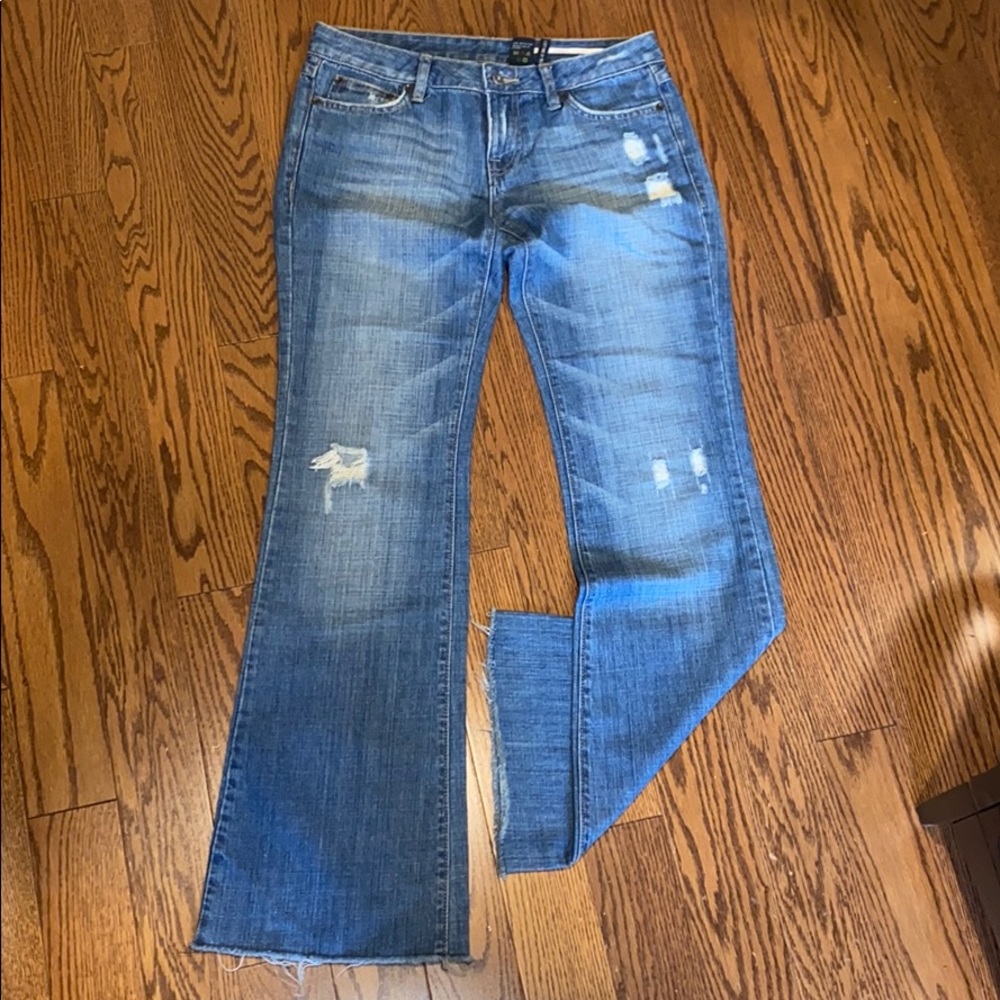 Amazingly soft and flattering jeans - size 27